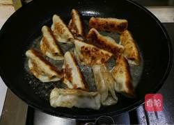 韭黄锅贴的做法图解6