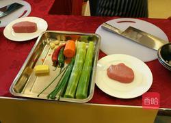 莴笋丝炒肉的做法图解1