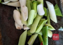 手撕包菜的做法图解2