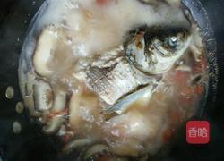 小番茄蘑菇花鲢鱼头汤的做法图解9