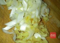 炒刀削面的做法图解1