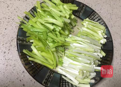 补肾健胃~红油烧烤味孜然韭黄的做法图解2