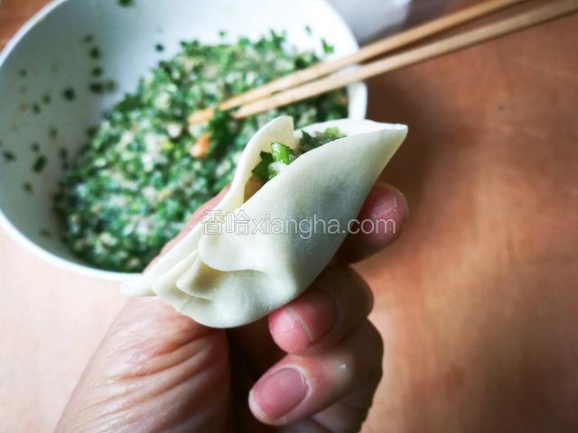 从一边开始包