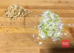 猪肉韭菜馅饺子的做法图解2