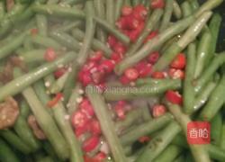 瘦肉炒豆角的做法图解7