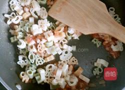 番茄酱虾仁意面（12个月以上的宝宝）的做法图解9
