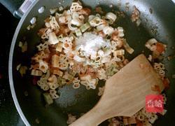 番茄酱虾仁意面（12个月以上的宝宝）的做法图解10