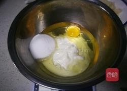 酸奶梨子小纸杯蛋糕的做法图解3
