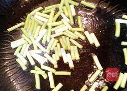 香肠蒜苔的做法图解6