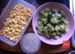 玉米蔬菜粥的做法图解1