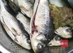 红烧鲫鱼的做法图解1