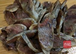 荞头炒腊肠的做法图解1