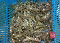 韮菜炒河虾的做法图解1