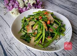 藜蒿炒腊肉的做法图解1