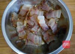 藜蒿炒腊肉的做法图解4