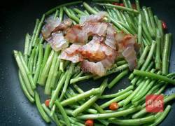 藜蒿炒腊肉的做法图解8