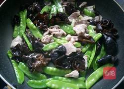 荷兰豆炒木耳的做法图解13