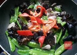 荷兰豆炒木耳的做法图解14