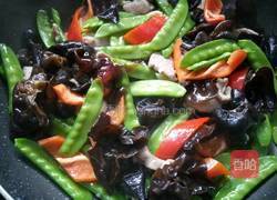 荷兰豆炒木耳的做法图解15