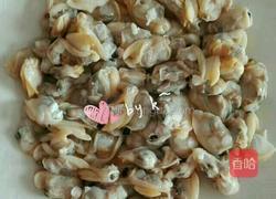 茼蒿清炒蛤蜊肉的做法图解2