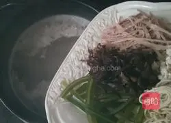 What to eat in the morning when the temperature is cooling down - a bowl of spicy and sour spicy soup and pancakes with illustrations 6