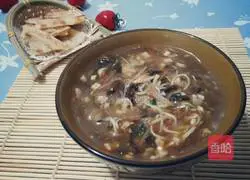 What to eat in the morning when the temperature is cooling down - a bowl of spicy and sour spicy soup and pancakes with illustrations 8