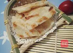 What to eat in the morning when the temperature is cooling down - a bowl of spicy and sour spicy soup and pancakes with illustrations 9