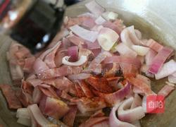 洋葱炒培根的做法图解6