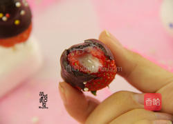 狂热草莓季的做法图解1