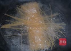 香菇酱意面的做法图解2