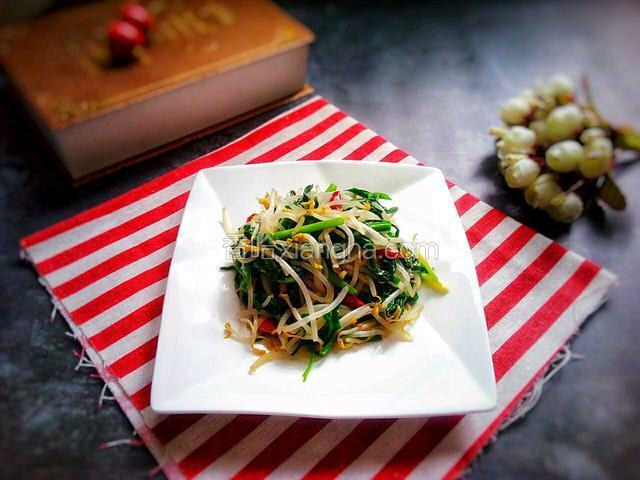 银芽炒韭菜