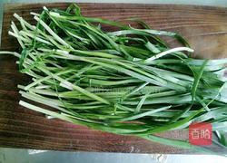 银芽炒韭菜的做法图解1