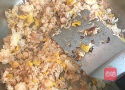 金枪鱼虾仁蛋炒饭的做法图解5
