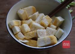 蒜苔炒馒头丁的做法图解3