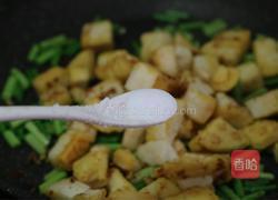 蒜苔炒馒头丁的做法图解6