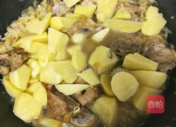 酸菜排骨土豆的做法图解11