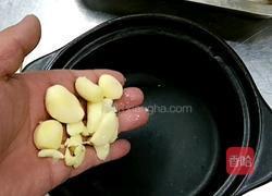 小黄鱼砂锅焗的做法图解1