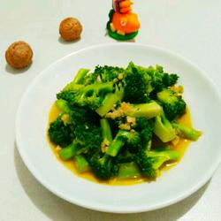 蒜香西兰花的做法[图]