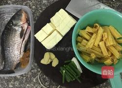 豆腐鲫鱼汤的做法图解1