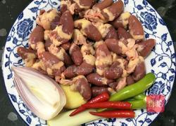鲁菜大师蒋家常菜酱爆鸡心的做法图解1