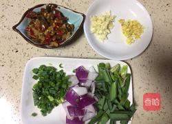 泡椒酸辣魔芋花的做法图解2