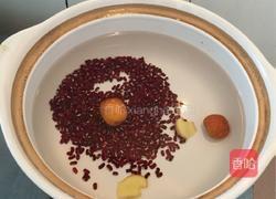 棉茵陈鲫鱼汤的做法图解4