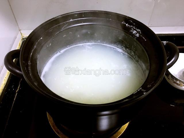 大火烧开转中火煮至粘稠。