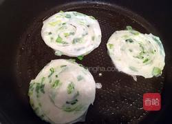 馄饨皮葱油饼的做法图解12