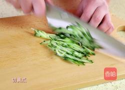韩式辣白菜拌面的做法图解1