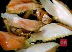 香煎三文鱼鳍的做法图解3