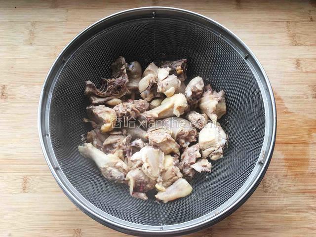 捞出来控干水分