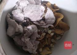 雪梨干南北杏炖瘦肉的做法图解3