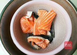 白酒三文鱼骨的做法图解2