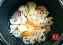 小肠莲藕汤的做法图解4